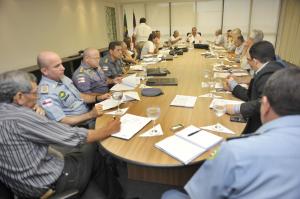 Imagem da notícia - Governador Omar Aziz faz a 1ª reunião do ano com prefeitos do interior
