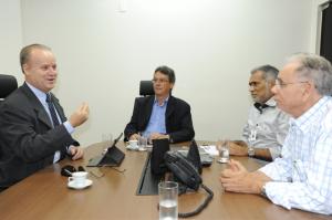 Imagem da notícia - Governo do Amazonas articula parceria com a Eletrobras Amazonas Energia
