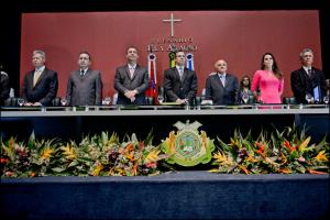 Imagem da notícia - Omar Aziz abre trabalhos legislativos na ALE-AM com balanço de governo e projeção para 2014