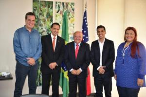 Imagem da notícia - Governo do Amazonas fecha parcerias com prefeitos para investimentos no interior