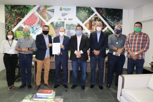 Imagem da notícia - Ciama e Sepror assinam Termo de Cooperação para capacitar o setor produtivo do Estado e começam a planejar futura indústria de alimentos
