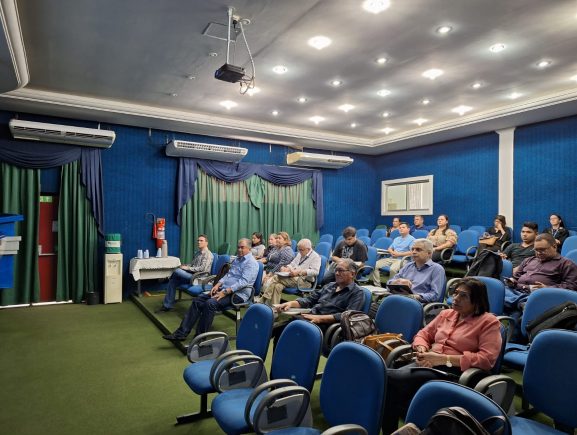 Colaboradores da Ciama participam de curso Formação de Analistas Econômico-Financeiros, oferefcido pelo Corecon/AM