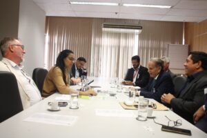 Imagem da notícia - Governo do Amazonas apresenta propostas de projetos ao Ministério de Minas e Energia