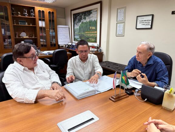 Ciama entrega projeto arquitetônico do Mirante do Cristo ao município de Silves